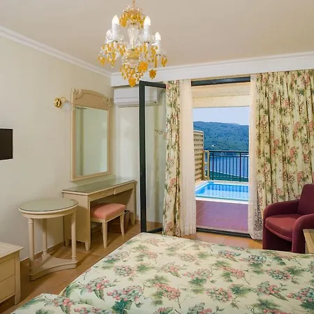 Palace - Adults Only