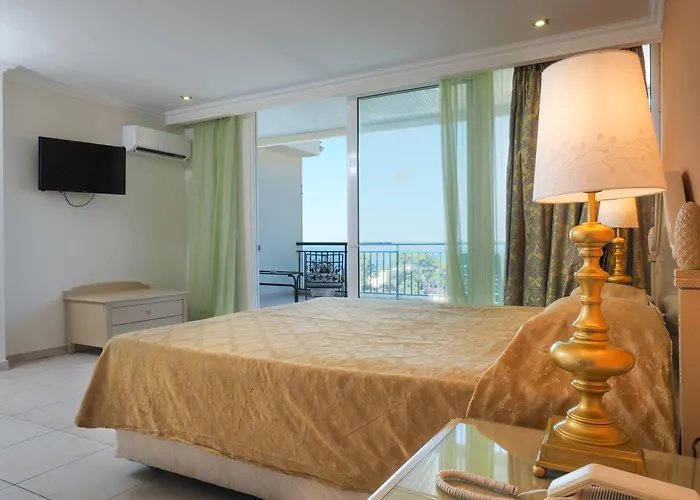 Palace - Adults Only فندق باليوكاستريتسا